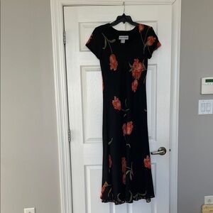 Jessica Howard Black Maxi Dress with Red Floral /Tulip Design